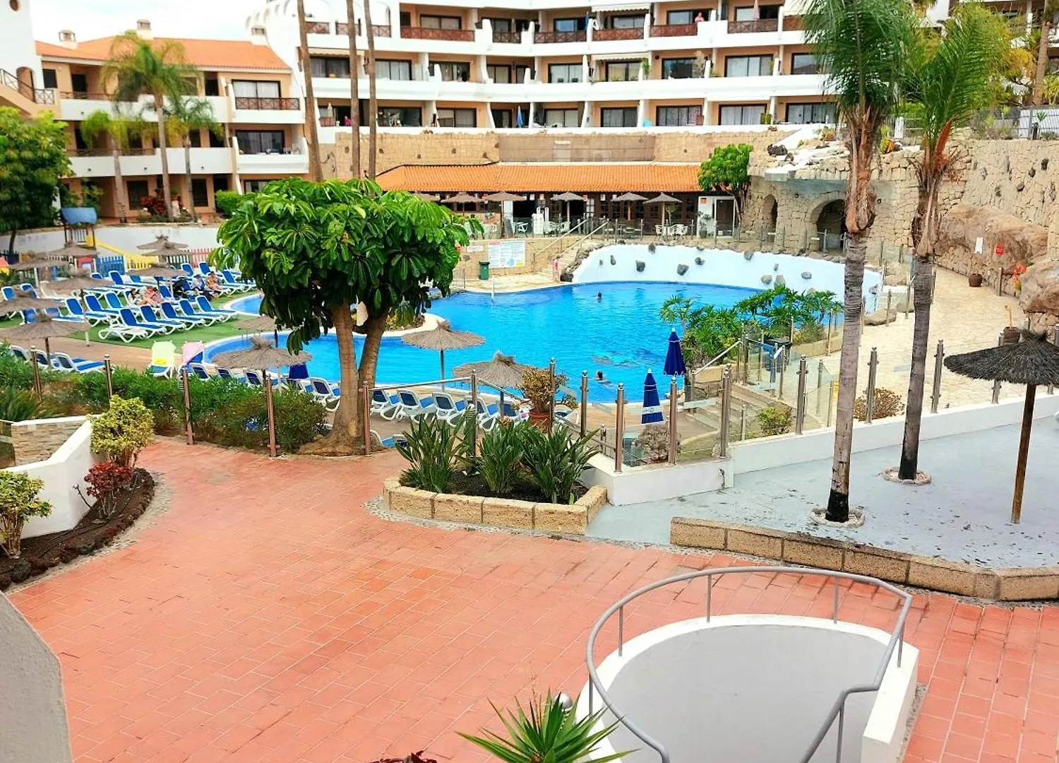 Appartamento Maximar otto posti piscina riscaldata Arona