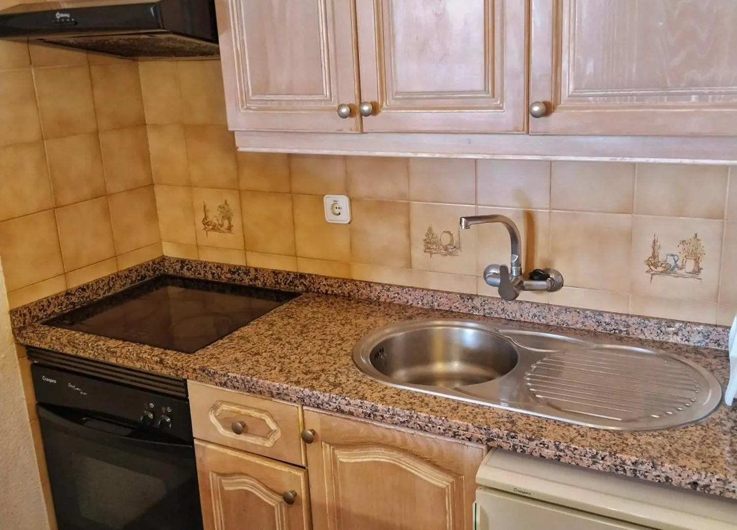 Maximar Apartment 8 Bed Places, Heated Swimmingpool 阿罗纳
