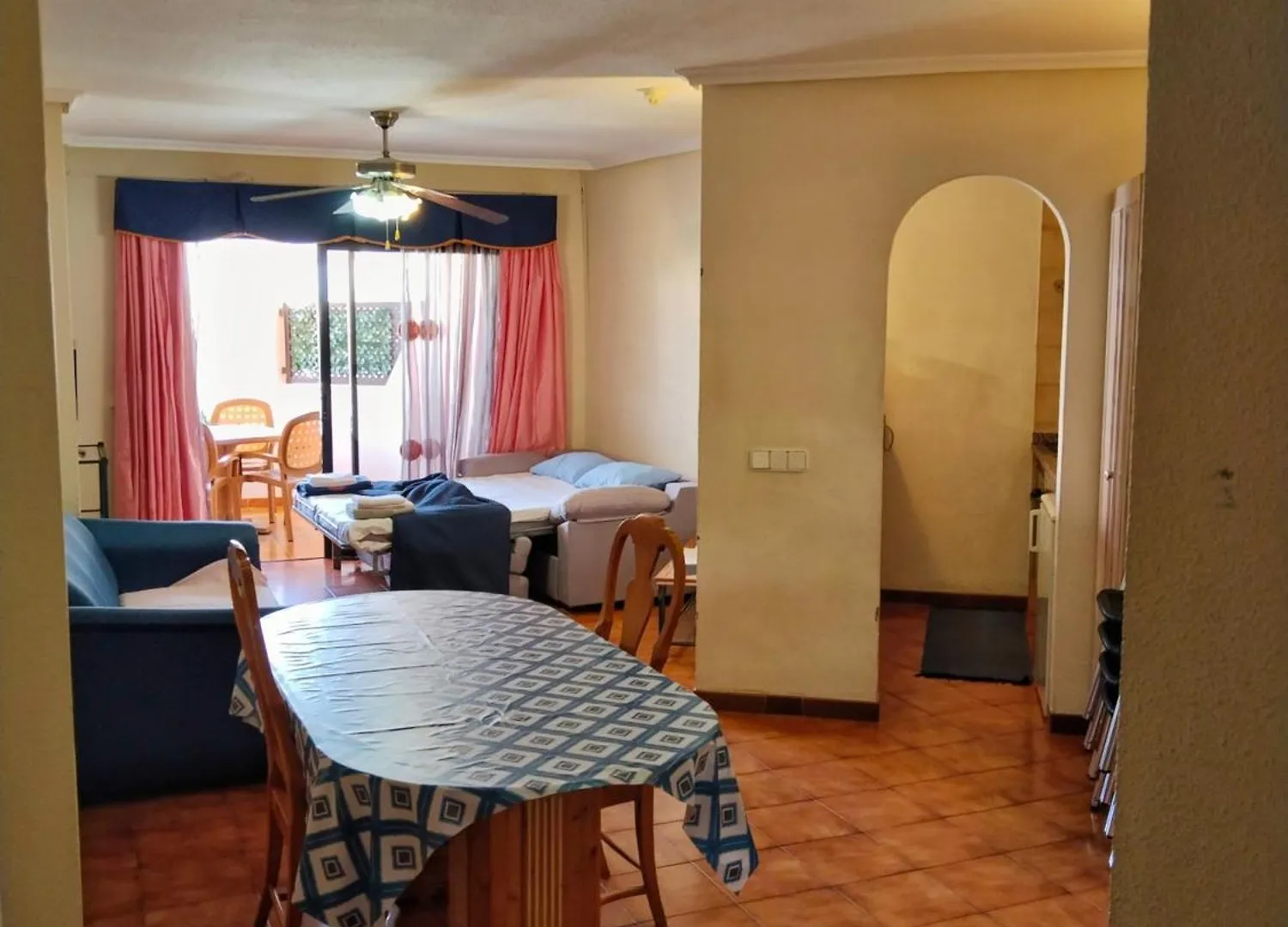 Maximar Apartment 8 Bed Places, Heated Swimmingpool 阿罗纳